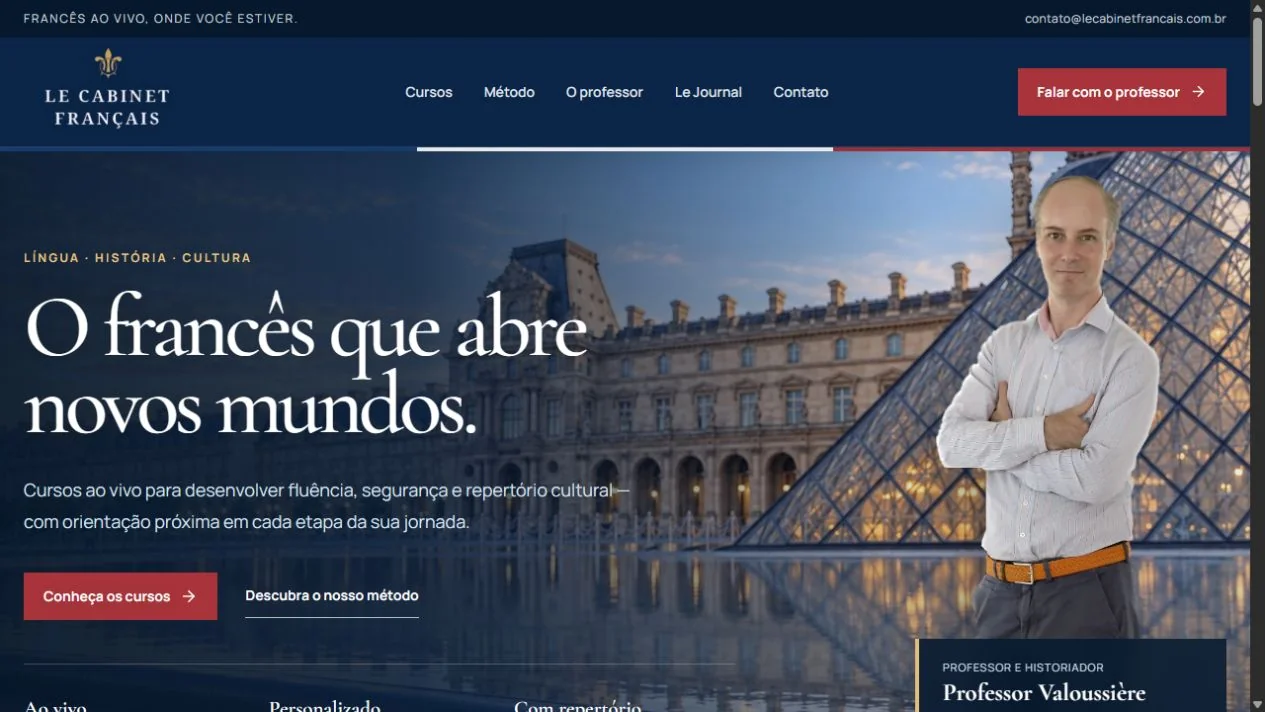 Site Le Cabinet Français, com o professor Valoussière e a apresentação dos cursos de francês.